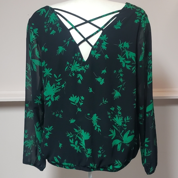 Torrid floral print shirt, plus size 0, green and black - Picture 2 of 8